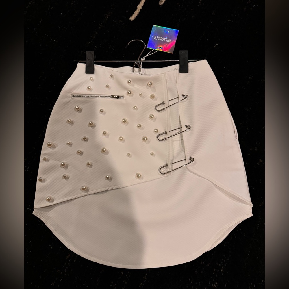 MISSGUIDED EMBELLISHED SKIRT SIZE 4